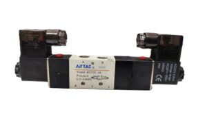 شیر برقی پنوماتیک 3-5 سایز 1/4 مدل 4V230C-08